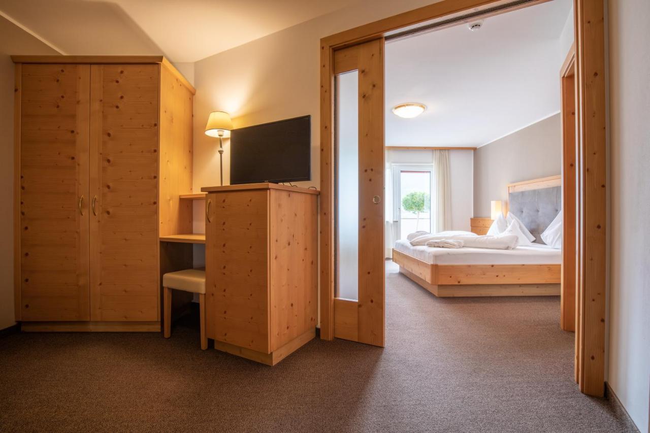 Hotel Lisetta Dorf Tirol Exterior foto